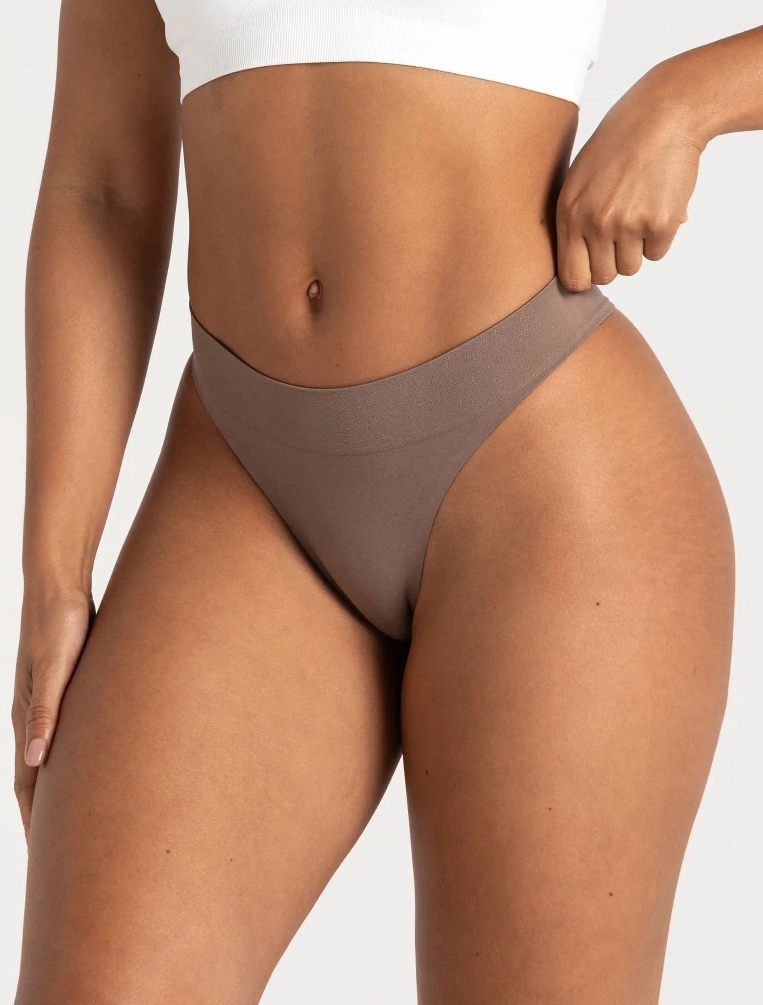 Seamless Thong - Mocha