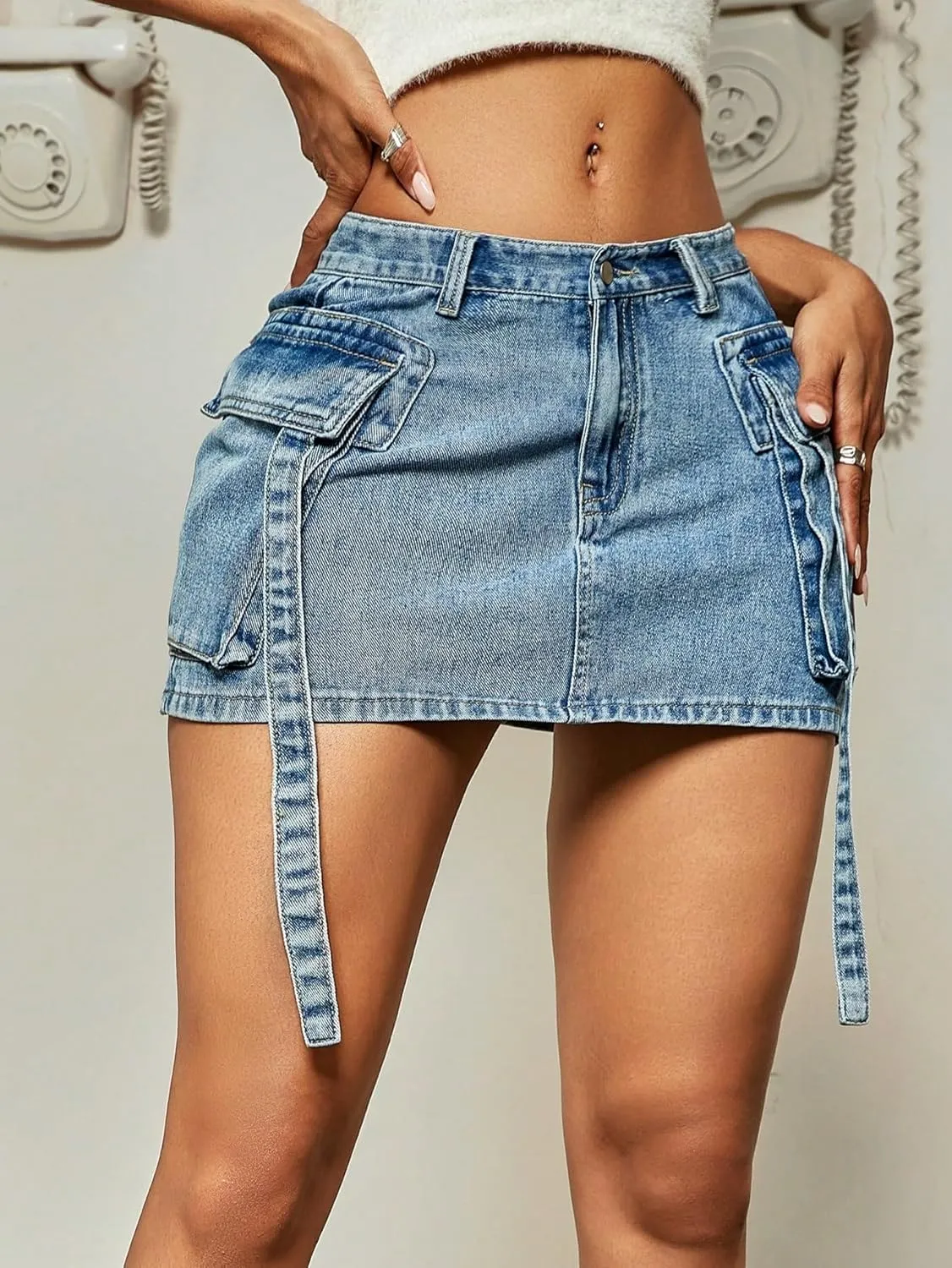 Verdusa Women's Casual Street Low Waist Tape Denim Cargo Mini Skirt with Flap Pocket